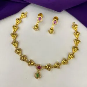 Elegant Gold Tone Necklace & Earrings Set